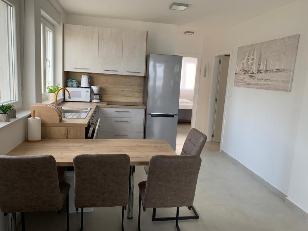 Apartmani Sunside ニン エクステリア 写真